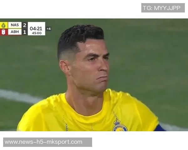 C罗进球因队友脚尖越位被判无效愤怒向裁判讨说法 C罗进球因队友脚尖越位被判无效愤怒向裁判讨说法