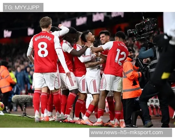 伊劳拉回顾比赛最后时刻的绝佳机会认为伯恩茅斯有望逆转取胜